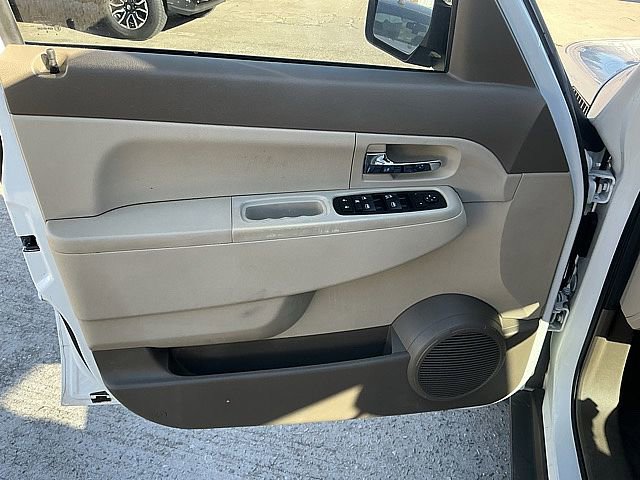 Used 2011 Jeep Liberty Sport image 16