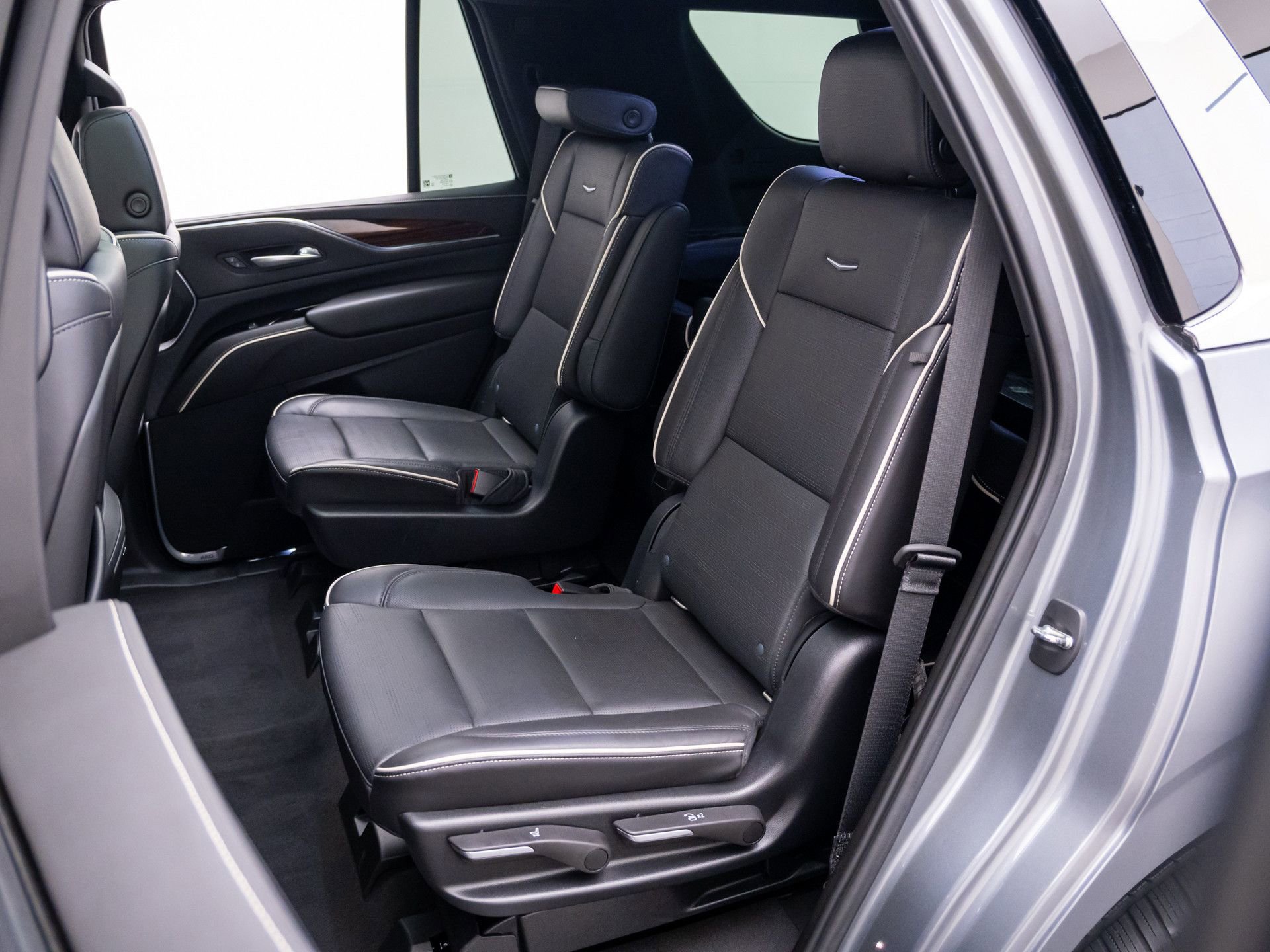 Certified 2021 Cadillac Escalade Premium Luxury AWD/4WD image 22