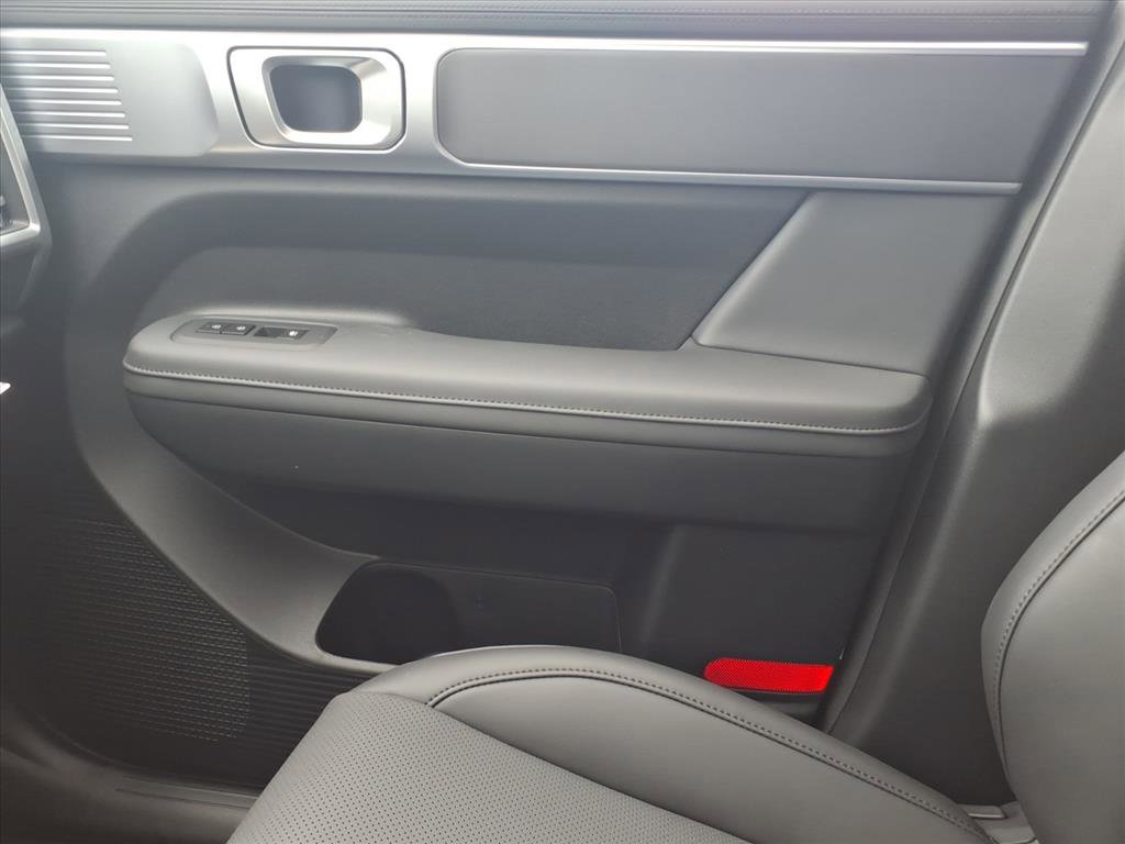 New 2026 Hyundai Santa Fe SEL FWD image 23