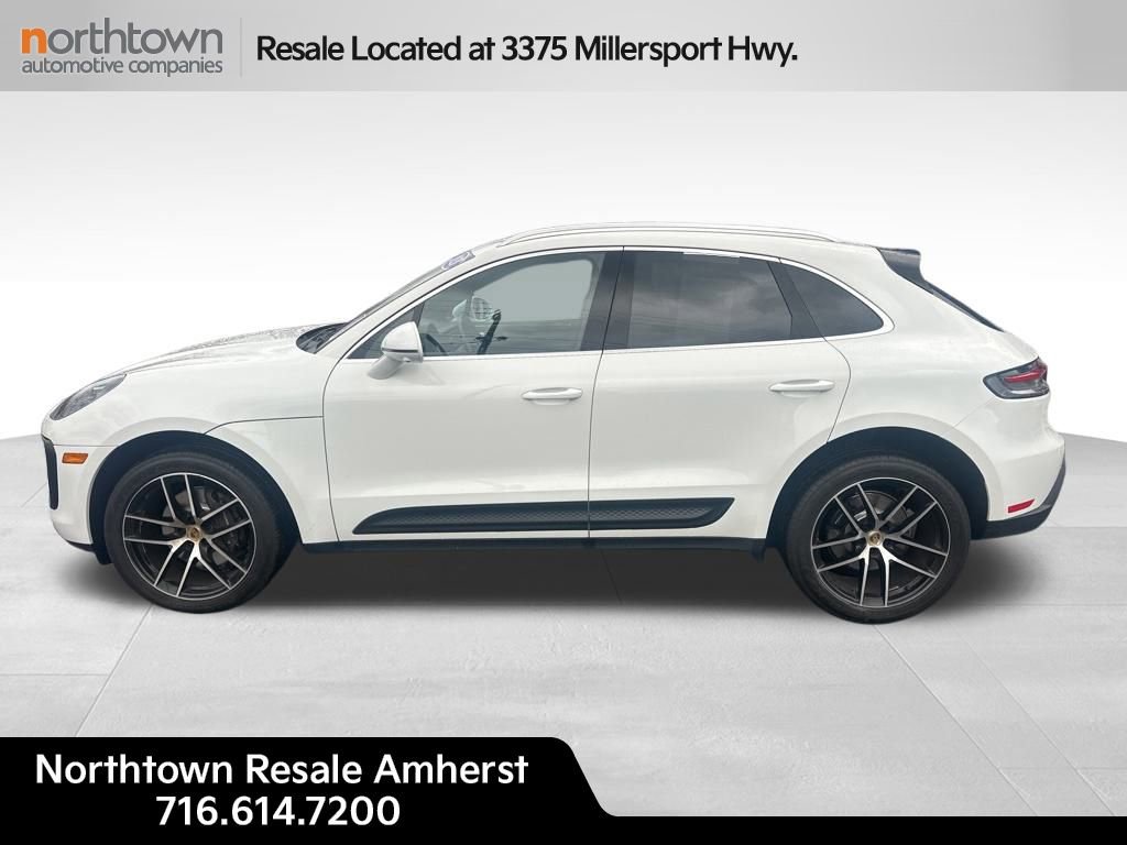 Used 2023 Porsche Macan image 3