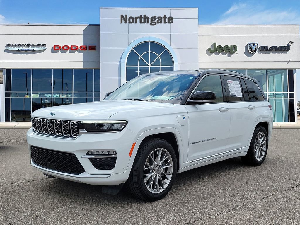 Used 2022 Jeep Grand Cherokee Summit w/ Advanced Protech Group IV AWD/4WD image 2