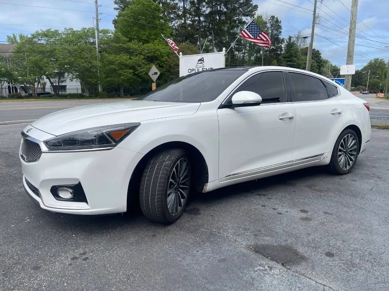 Used 2017 Kia Cadenza Premium w/ Luxury Package image 5