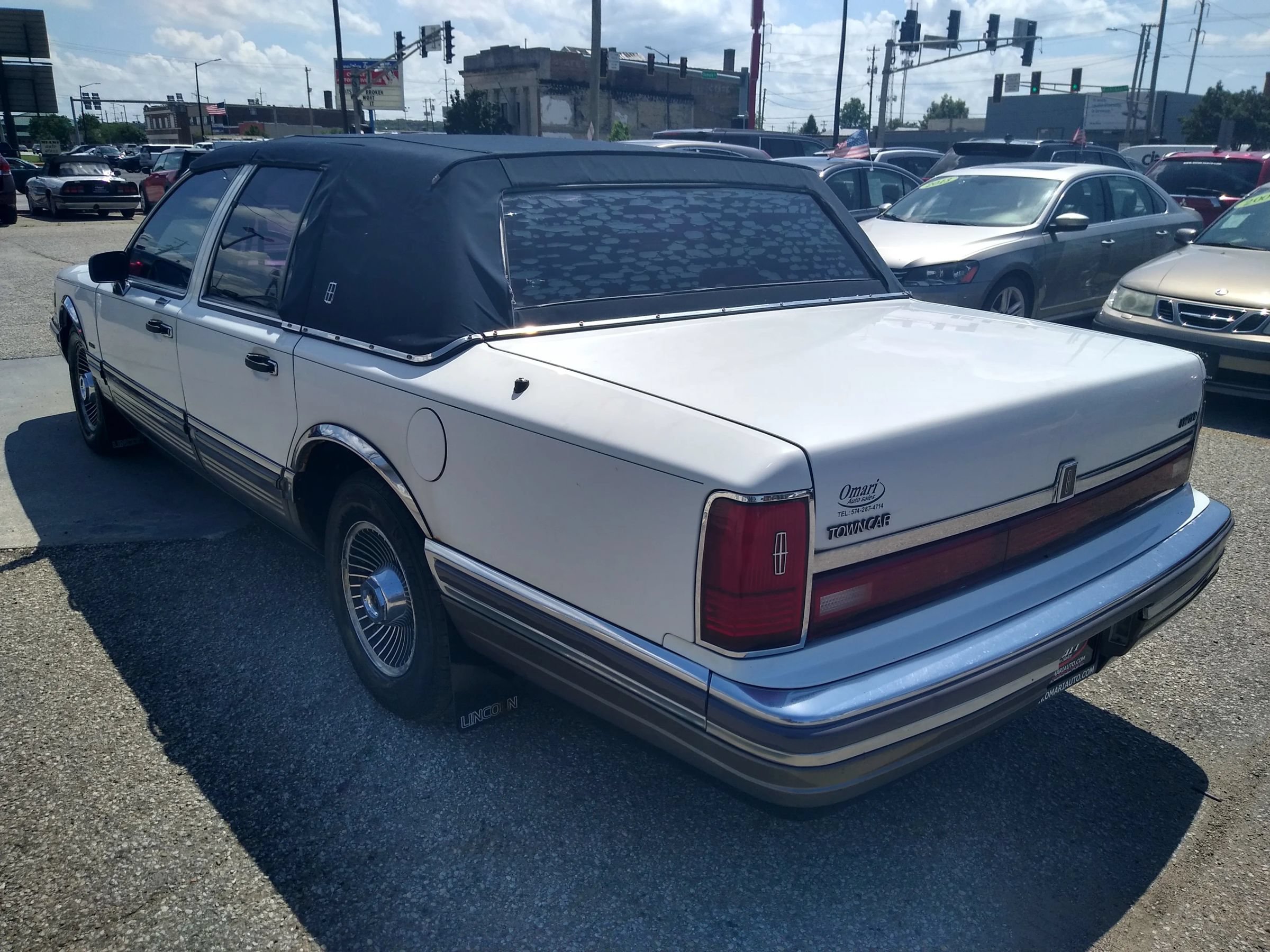 Used 1990 Lincoln Town Car Signature RWD image 5