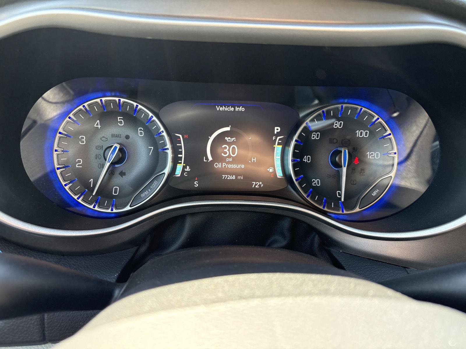 Used 2021 Chrysler Pacifica Touring FWD image 17
