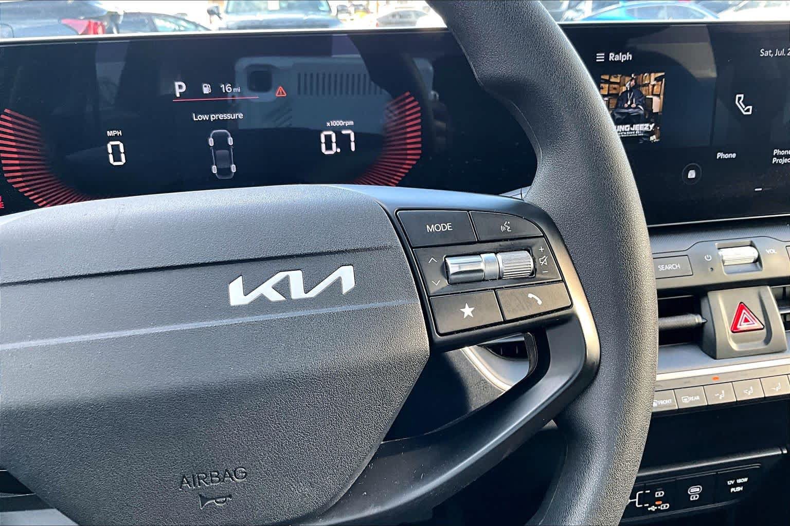 Used 2025 Kia K4 FWD image 24