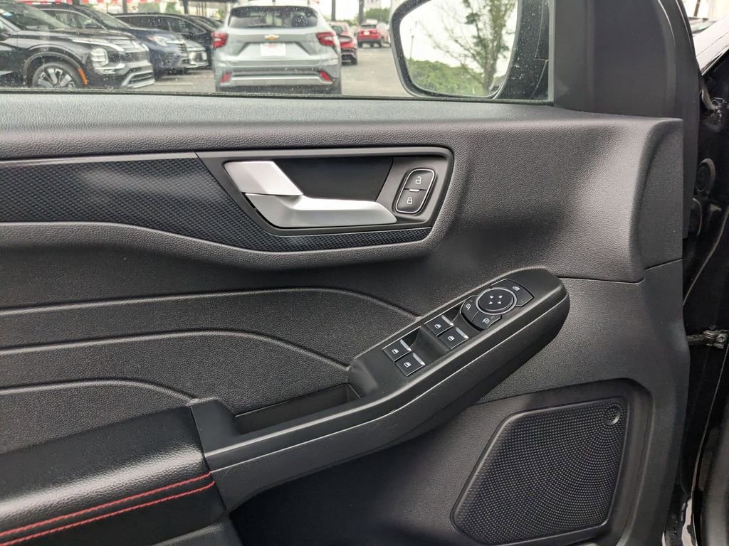 Used 2025 Ford Escape ST-Line AWD/4WD image 14