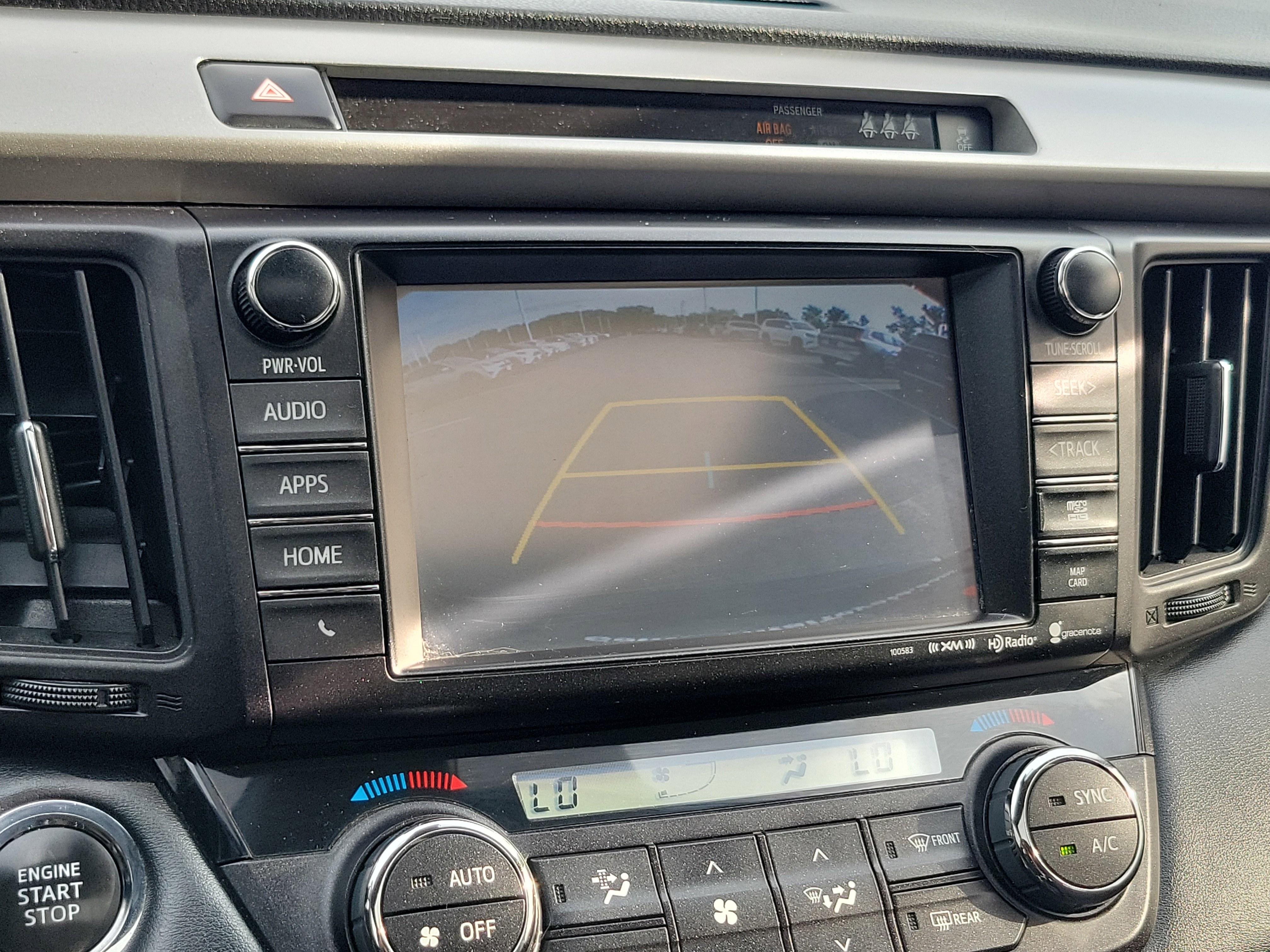 Used 2018 Toyota RAV4 XLE AWD/4WD image 29