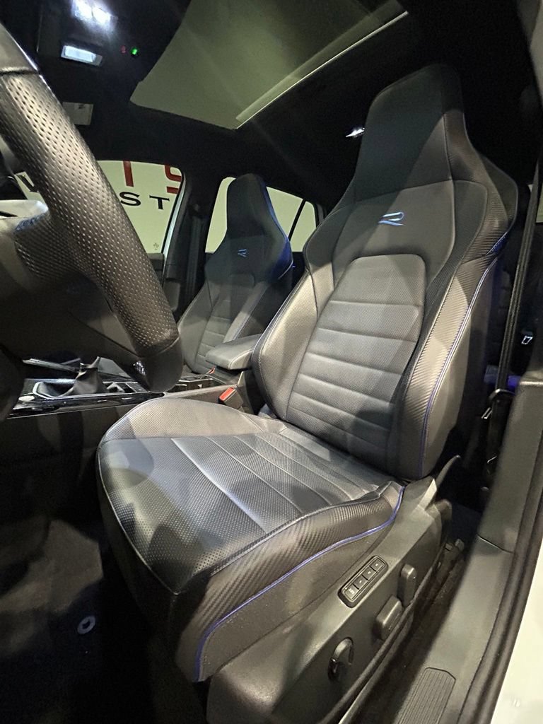 Used 2024 Volkswagen Golf R AWD/4WD image 13