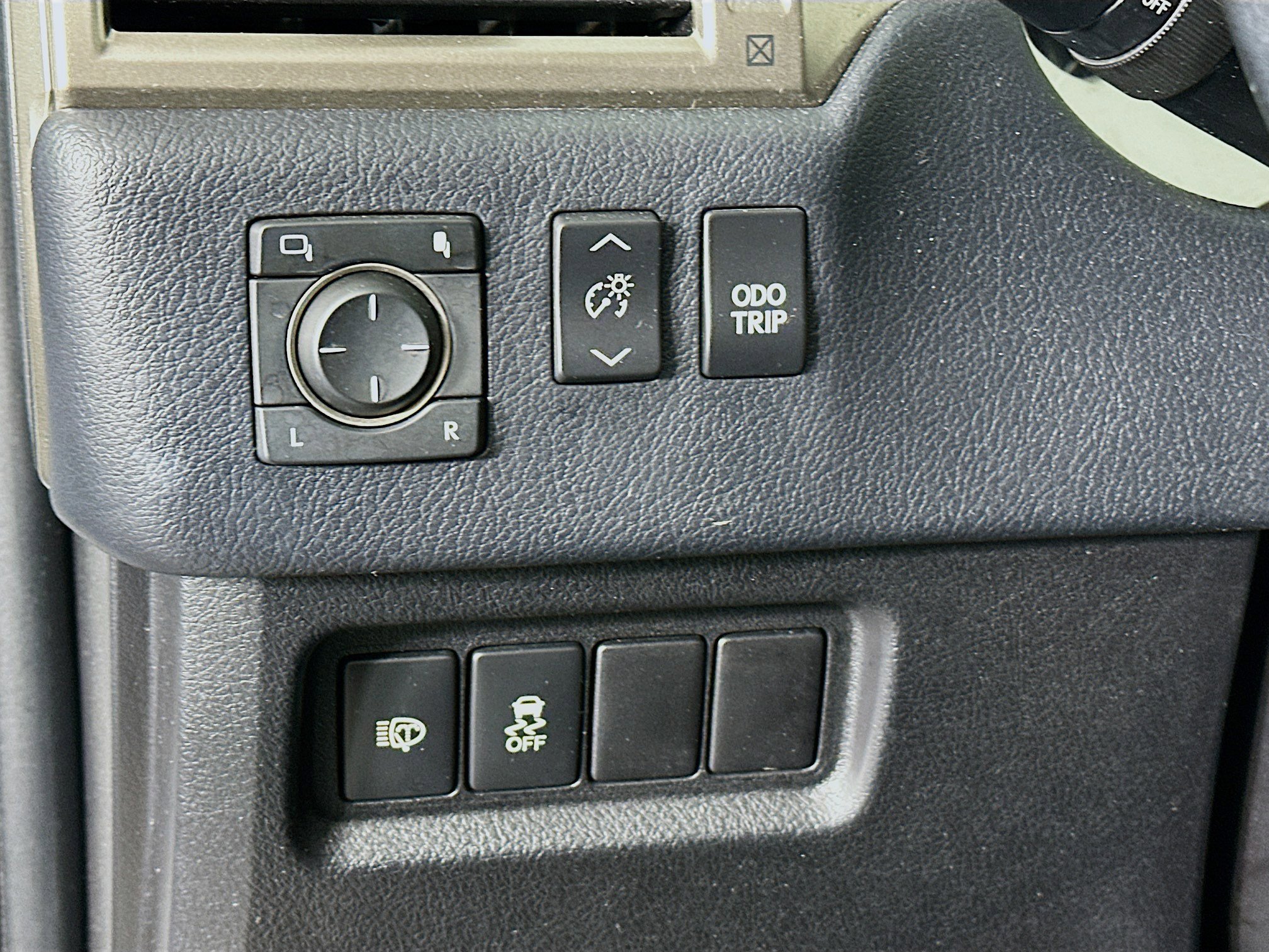 Used 2017 Lexus GX 460 Premium w/ Premium Package image 17