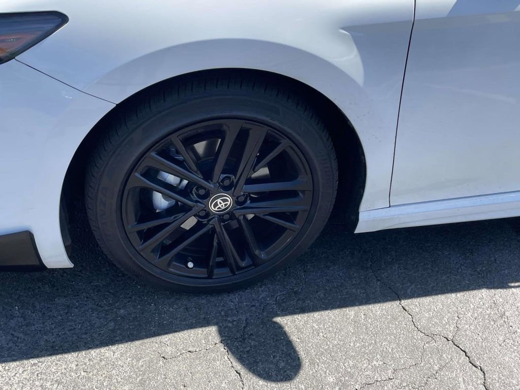 Used 2025 Toyota Camry SE w/ Convenience Package FWD image 31