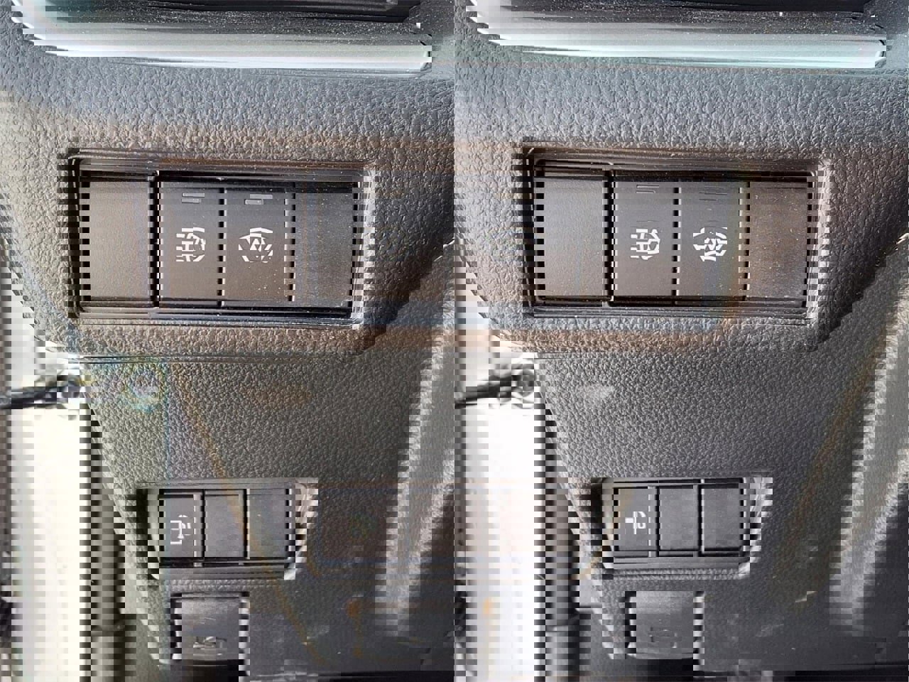 Used 2025 Toyota Prius LE image 16