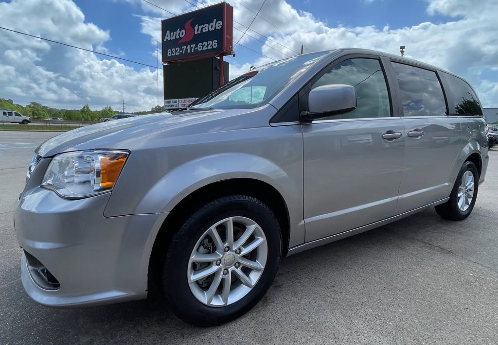 Used 2019 Dodge Grand Caravan SXT image 3