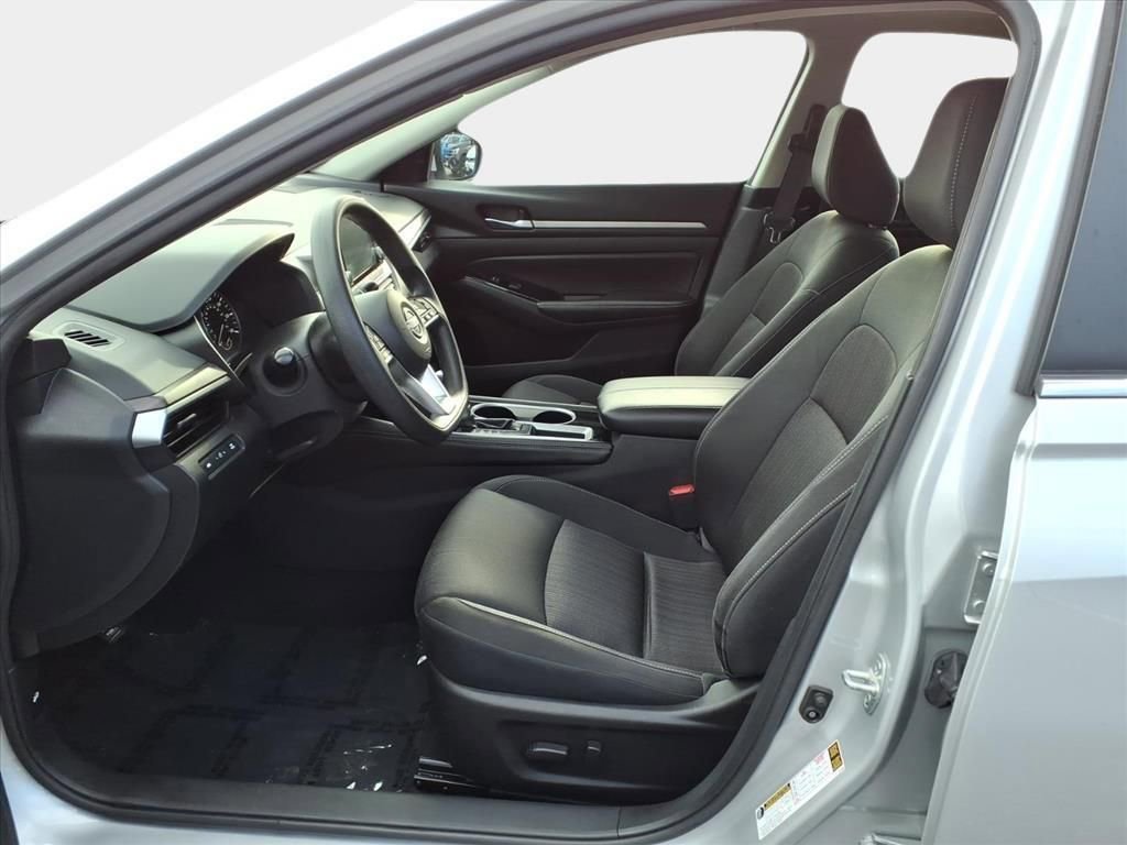 Used 2023 Nissan Altima 2.5 SV image 9