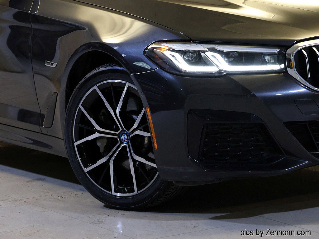 Certified 2023 BMW 530e 530e w/ M Sport Package image 3