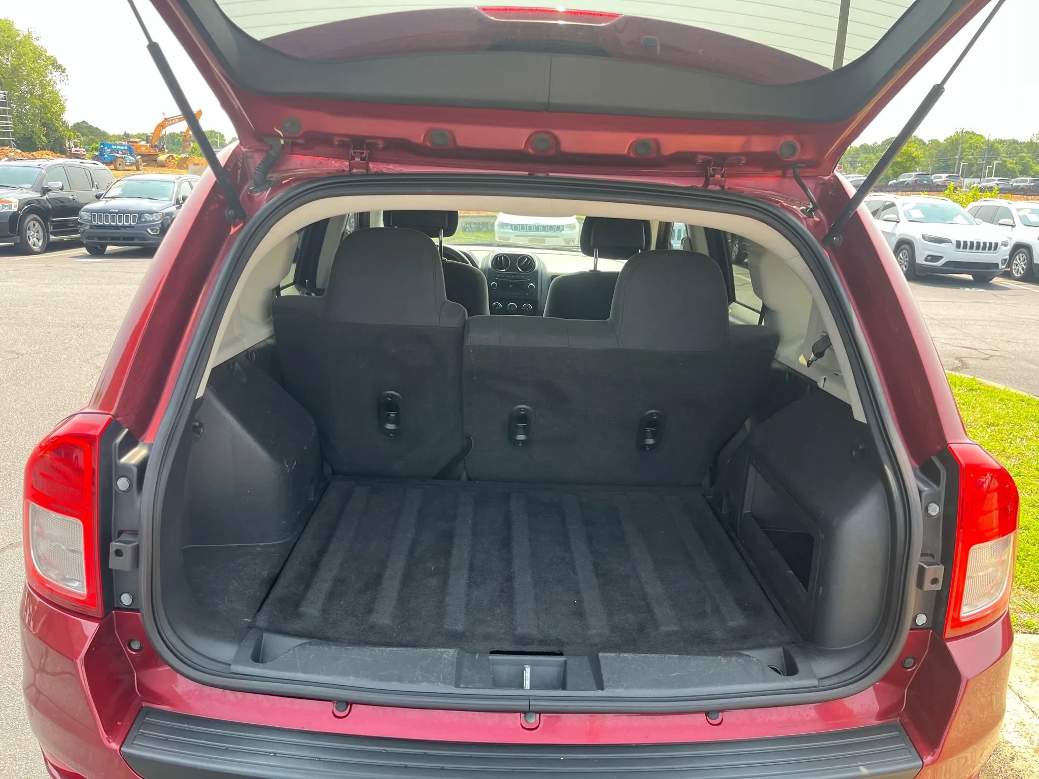 Used 2013 Jeep Compass Latitude image 10