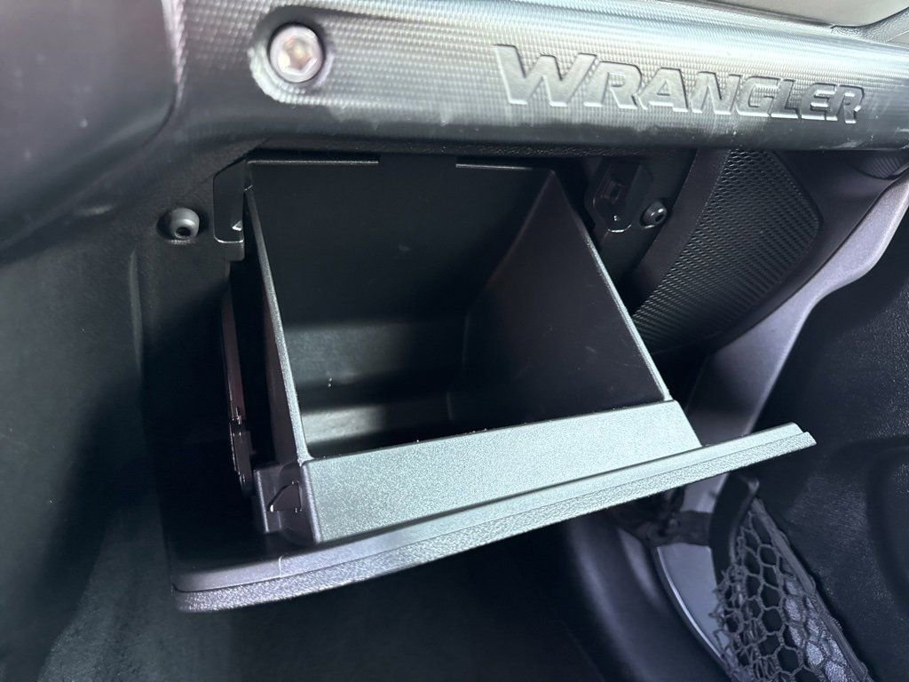 Used 2018 Jeep Wrangler Unlimited Sport S AWD/4WD image 28