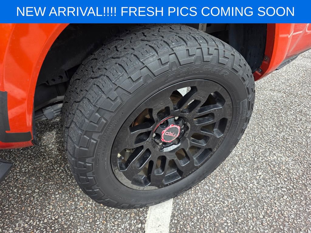 Used 2016 Toyota Tacoma TRD Sport w/ Premium & Technology Package RWD image 8