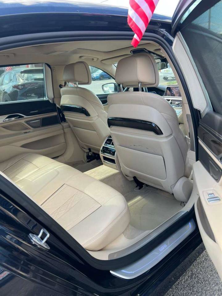 Used 2016 BMW 750i xDrive image 24