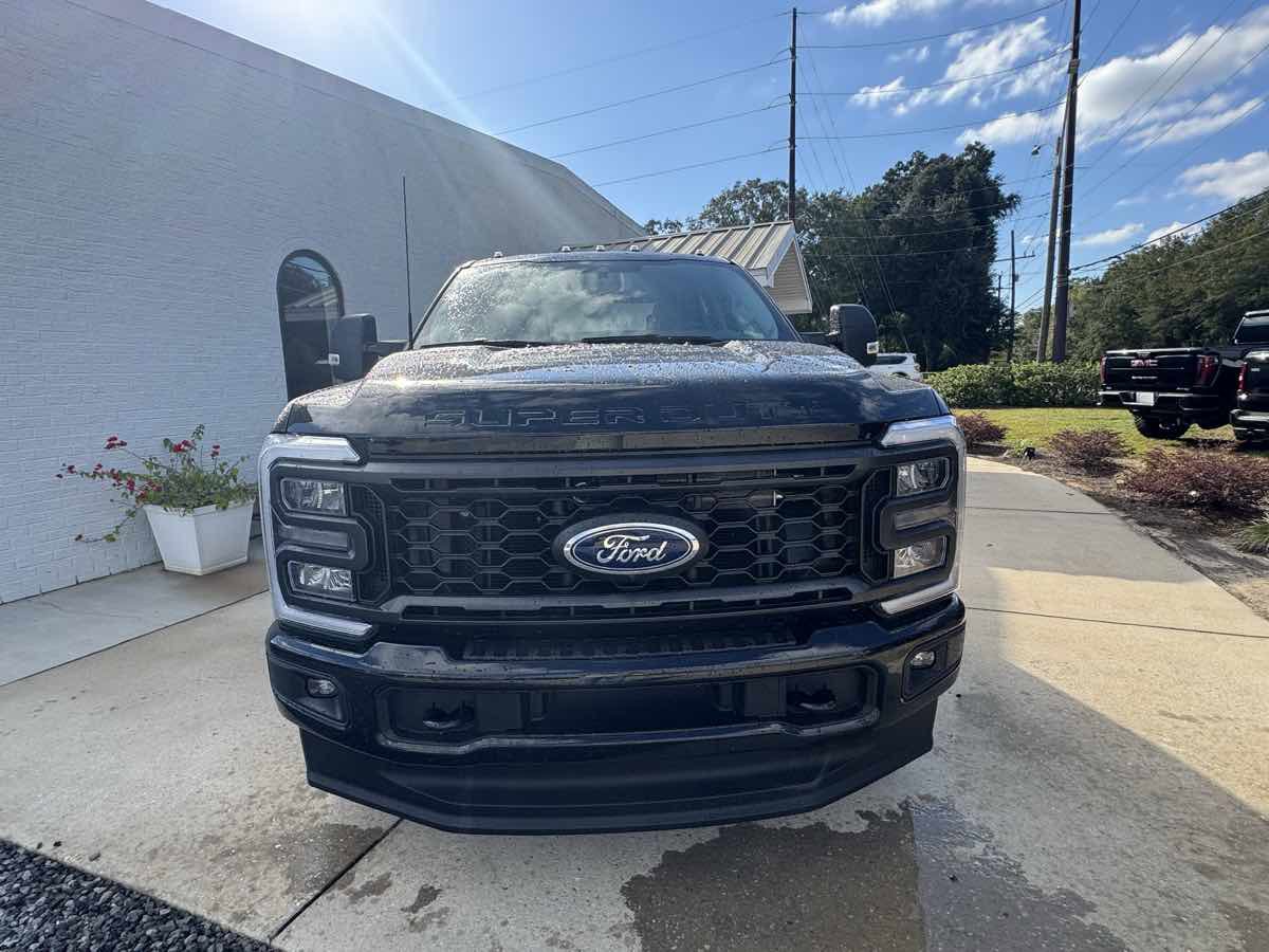 Used 2024 Ford F250 XL w/ STX Appearance Package image 3