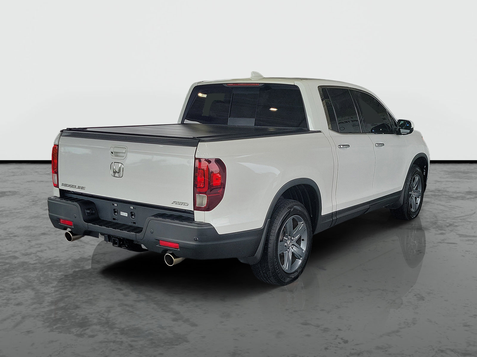 Used 2023 Honda Ridgeline RTL-E image 2
