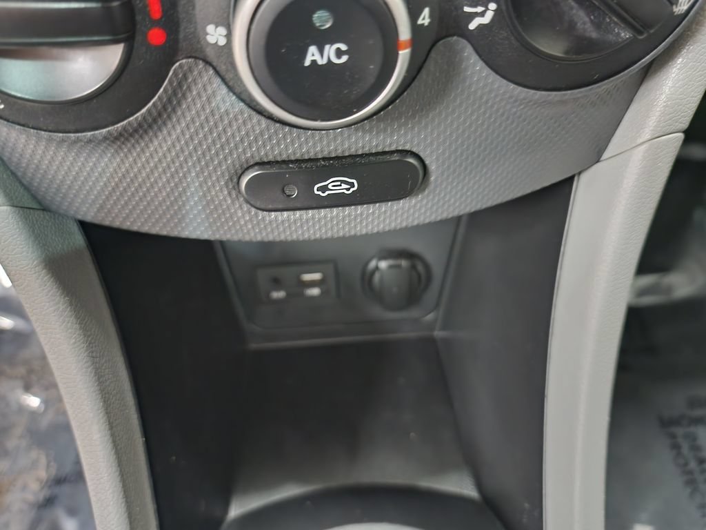 Used 2017 Hyundai Accent SE FWD image 18