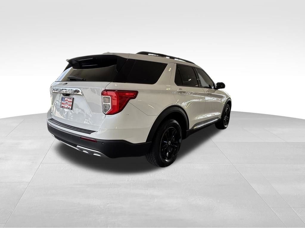 Certified 2023 Ford Explorer XLT w/ Equipment Group 202A RWD image 4