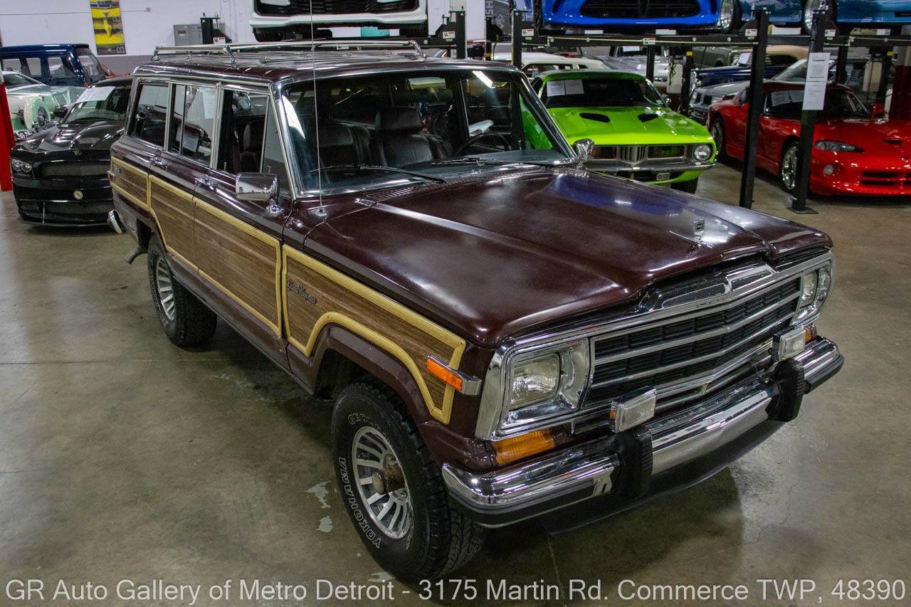 Used 1988 Jeep Grand Wagoneer image 9