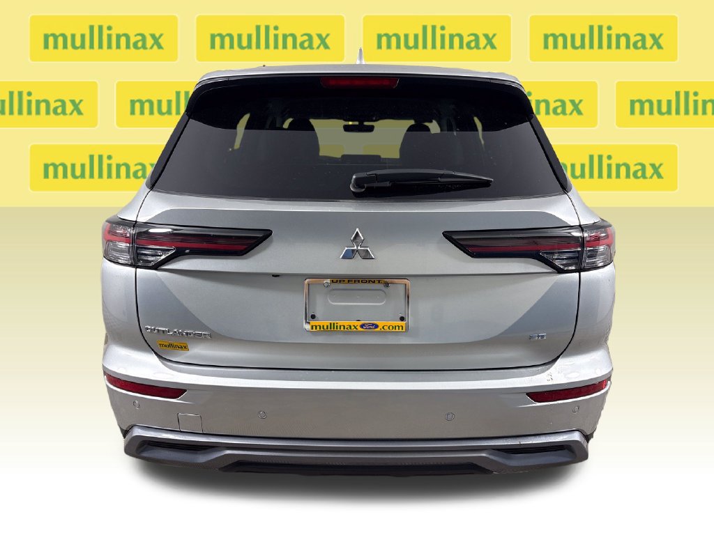 Used 2026 Mitsubishi Outlander SE FWD image 8