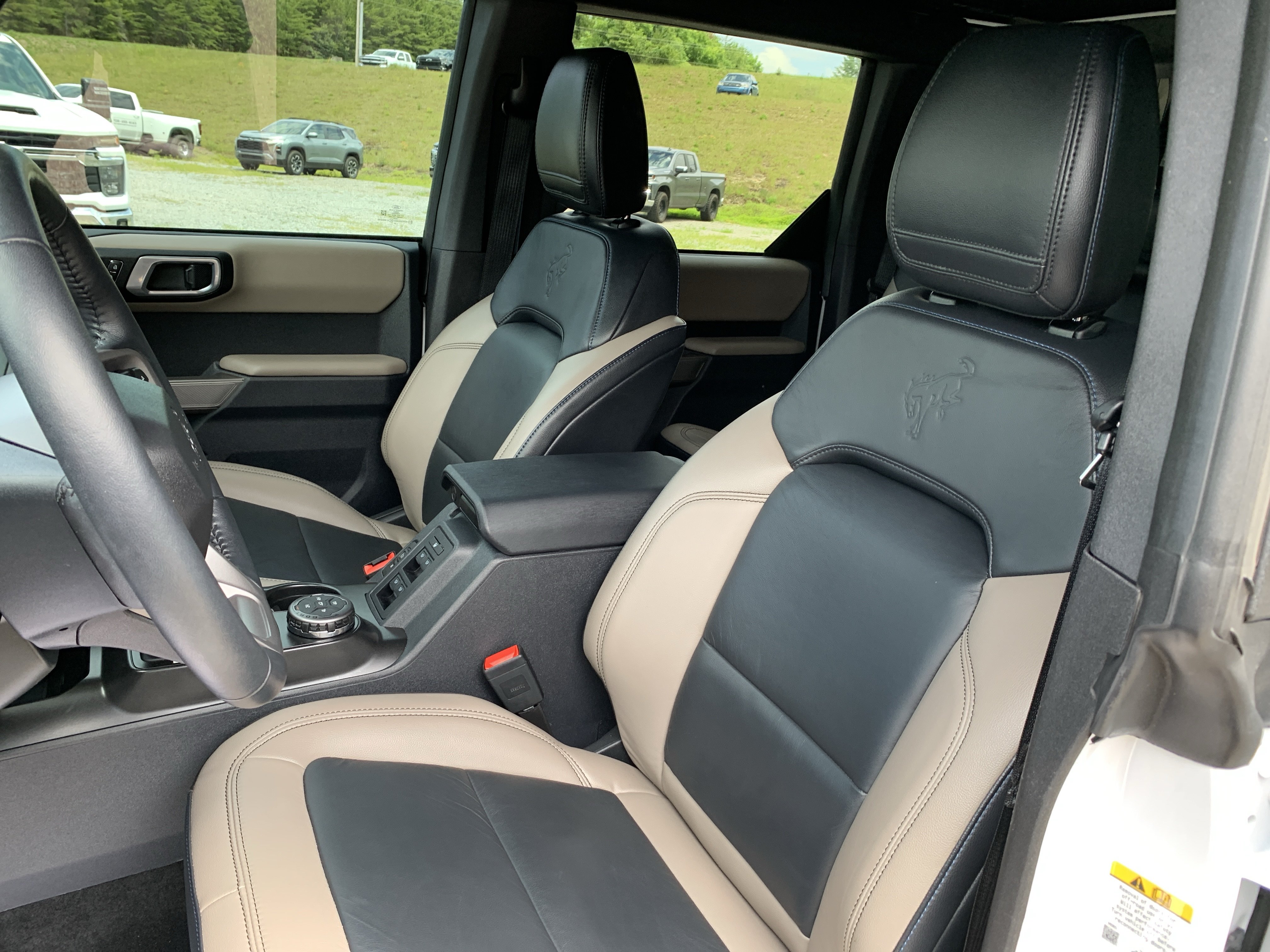 Used 2023 Ford Bronco Wildtrak AWD/4WD image 13