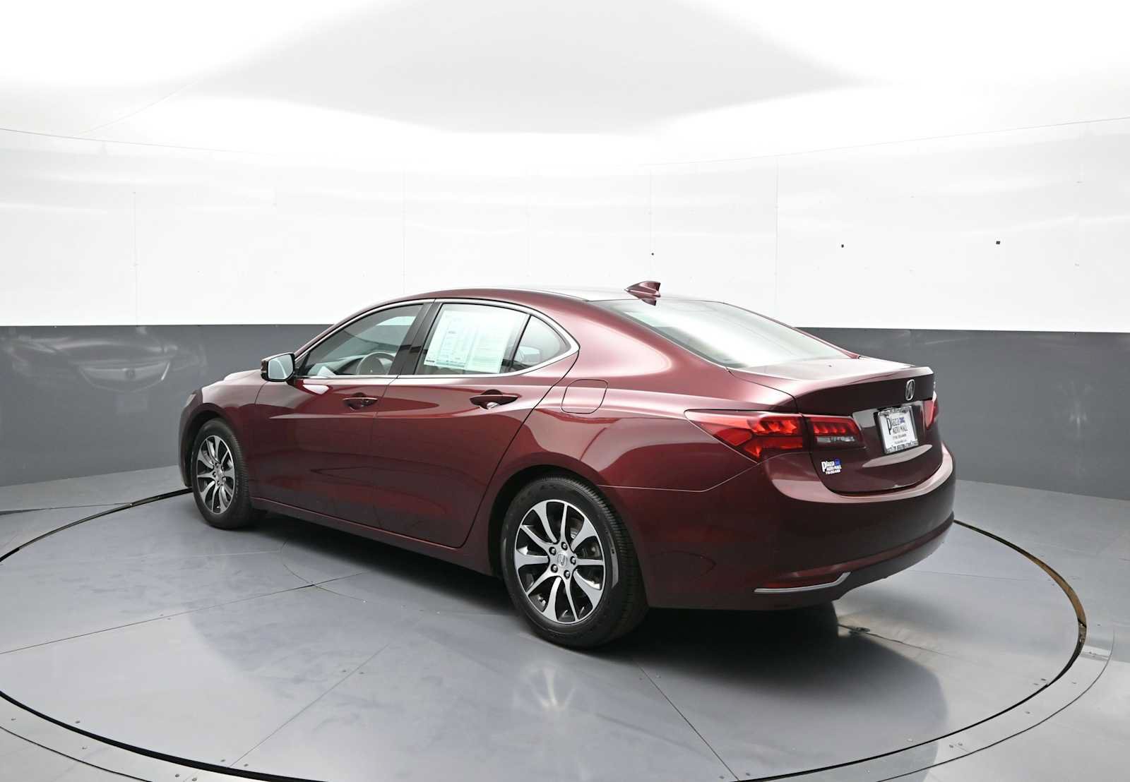 Used 2015 Acura TLX w/ Technology Package FWD image 8