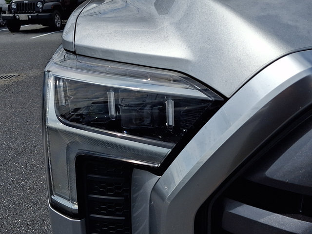 Used 2024 Toyota Tundra Limited AWD/4WD image 9