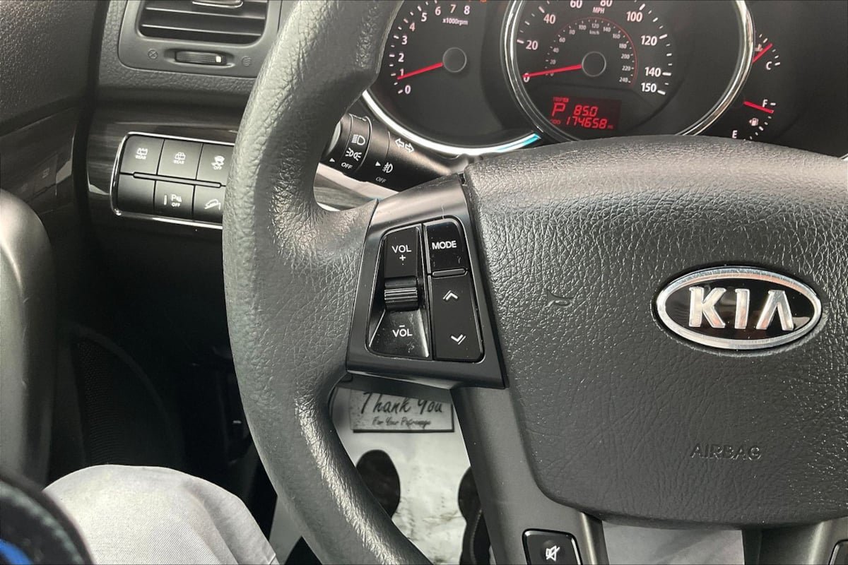Used 2011 Kia Sorento 2WD w/ Convenience Pkg image 9