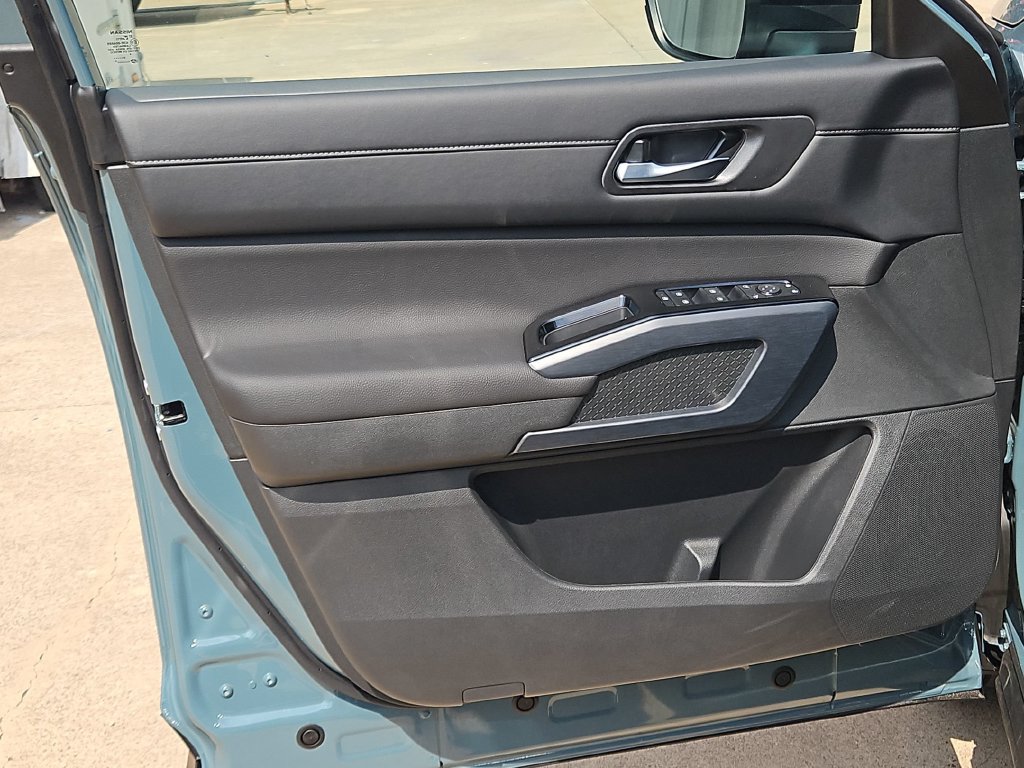 New 2026 Nissan Pathfinder SL FWD image 12
