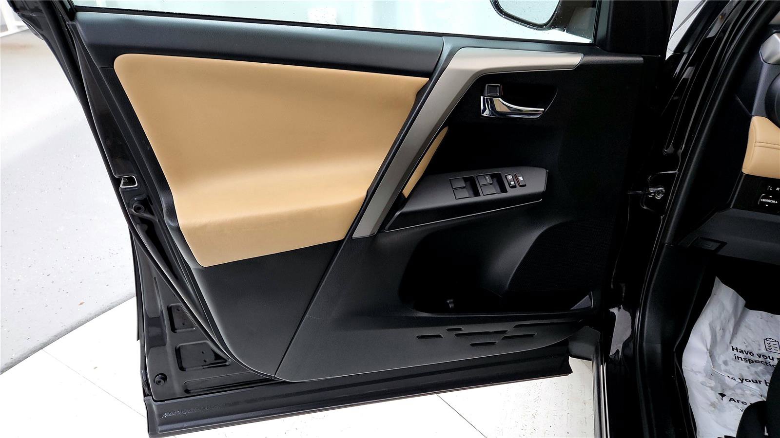 Used 2017 Toyota RAV4 XLE w/ Plus Extra Value Package image 22