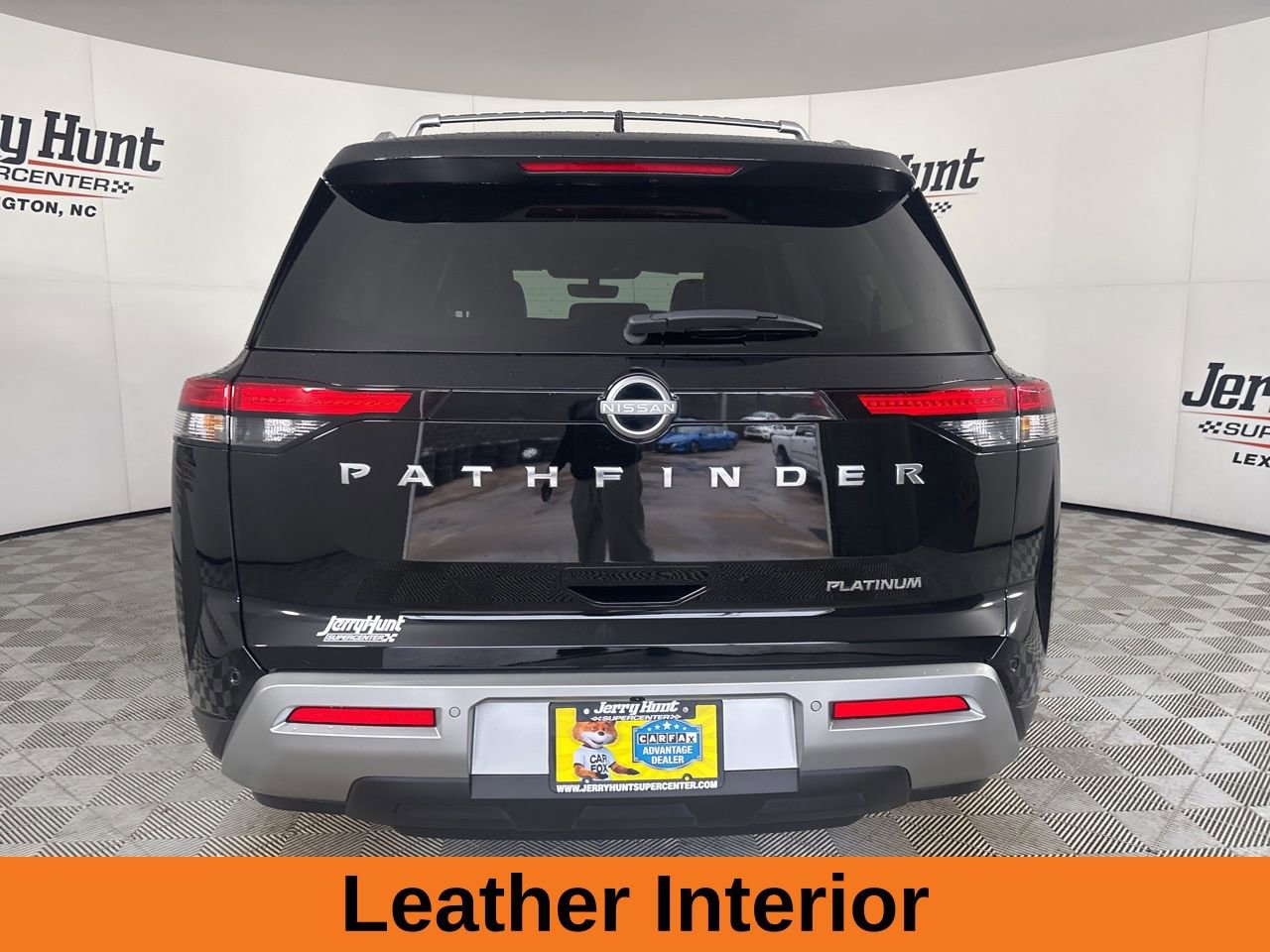 Used 2024 Nissan Pathfinder Platinum w/ Cargo Package image 6