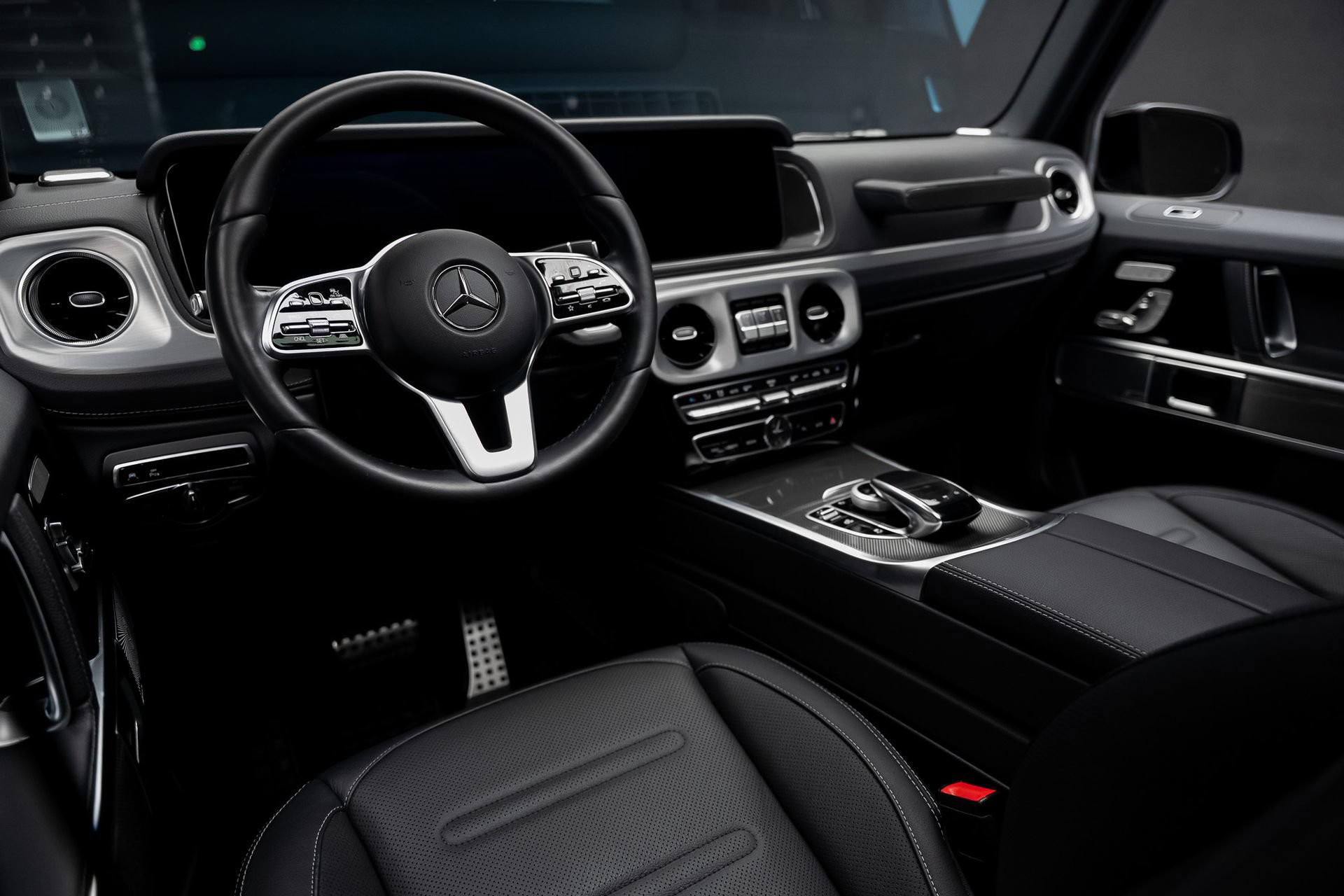 Used 2021 Mercedes-Benz G 550 image 2