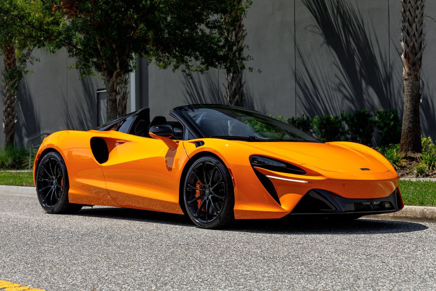 Used 2025 McLaren Artura Spider