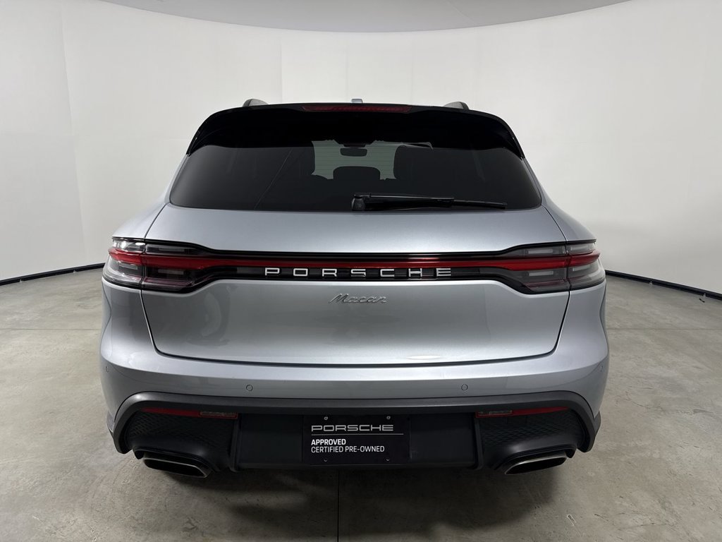 Certified 2025 Porsche Macan AWD/4WD image 6