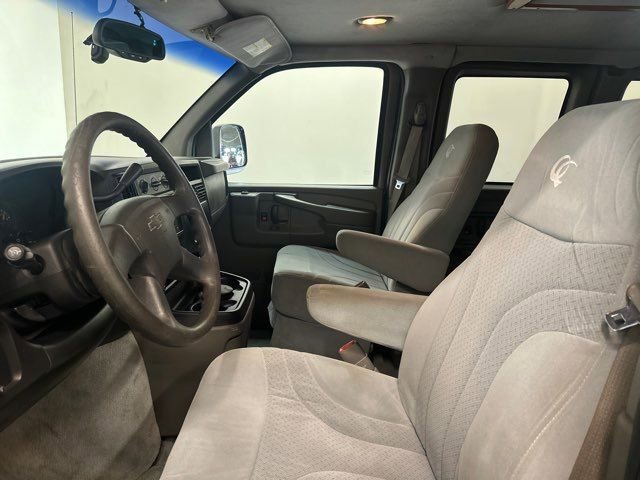 Used 2003 Chevrolet Express 1500 w/ Preferred Equipment Group 3 image 14