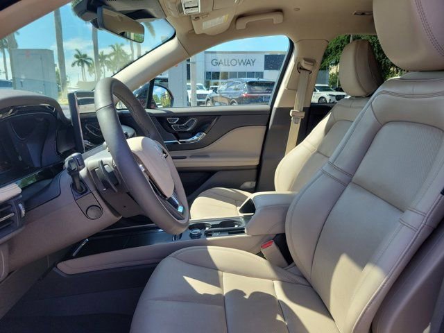 Certified 2024 Lincoln Corsair FWD w/ Equipment Group 101A image 30