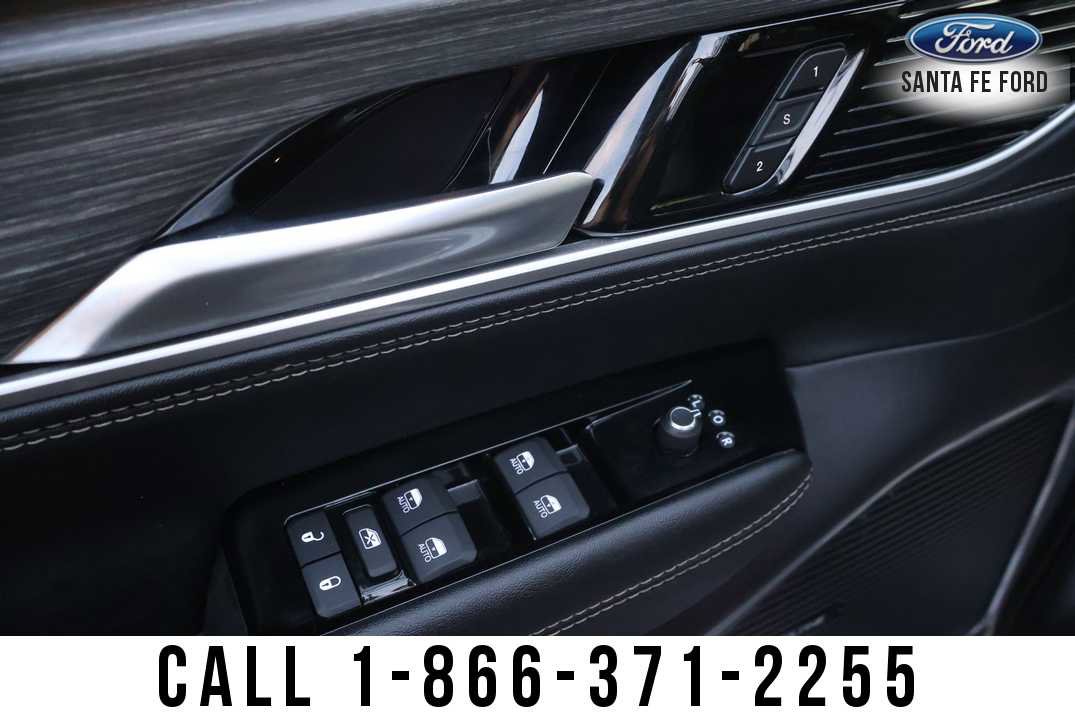 Used 2024 Jeep Wagoneer L Series II w/ Flexible Seating Group AWD/4WD image 7