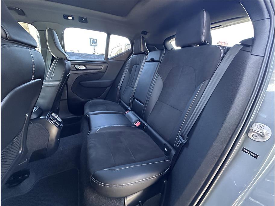 Used 2023 Volvo XC40 Recharge Plus AWD/4WD image 16