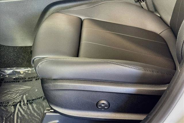 New 2026 Mercedes-Benz GLB 250 4MATIC image 17