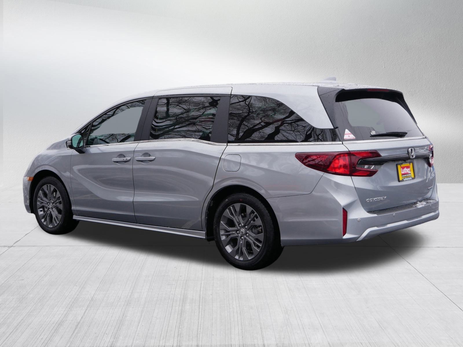 New 2026 Honda Odyssey Touring image 5