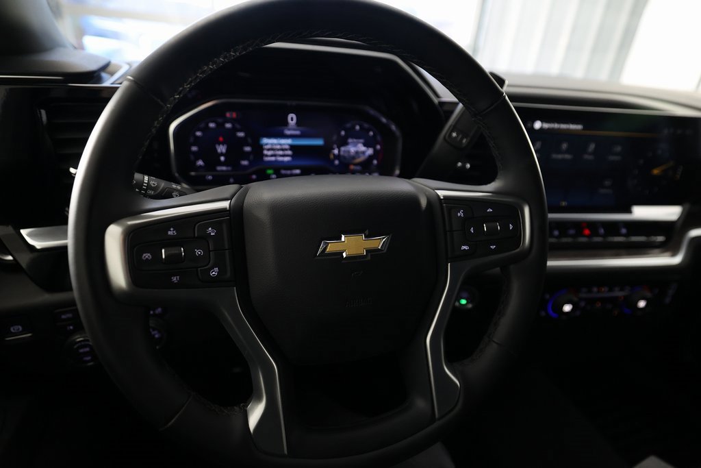 Used 2025 Chevrolet Silverado 3500 LTZ image 18