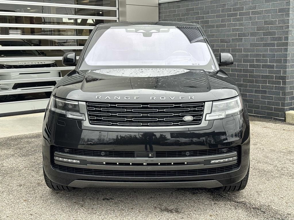 Used 2023 Land Rover Range Rover SE AWD/4WD image 2