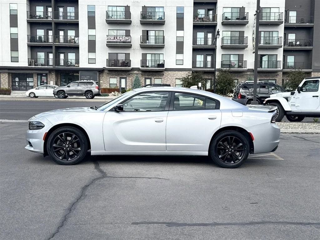 Used 2020 Dodge Charger SXT w/ Blacktop Package AWD/4WD image 4