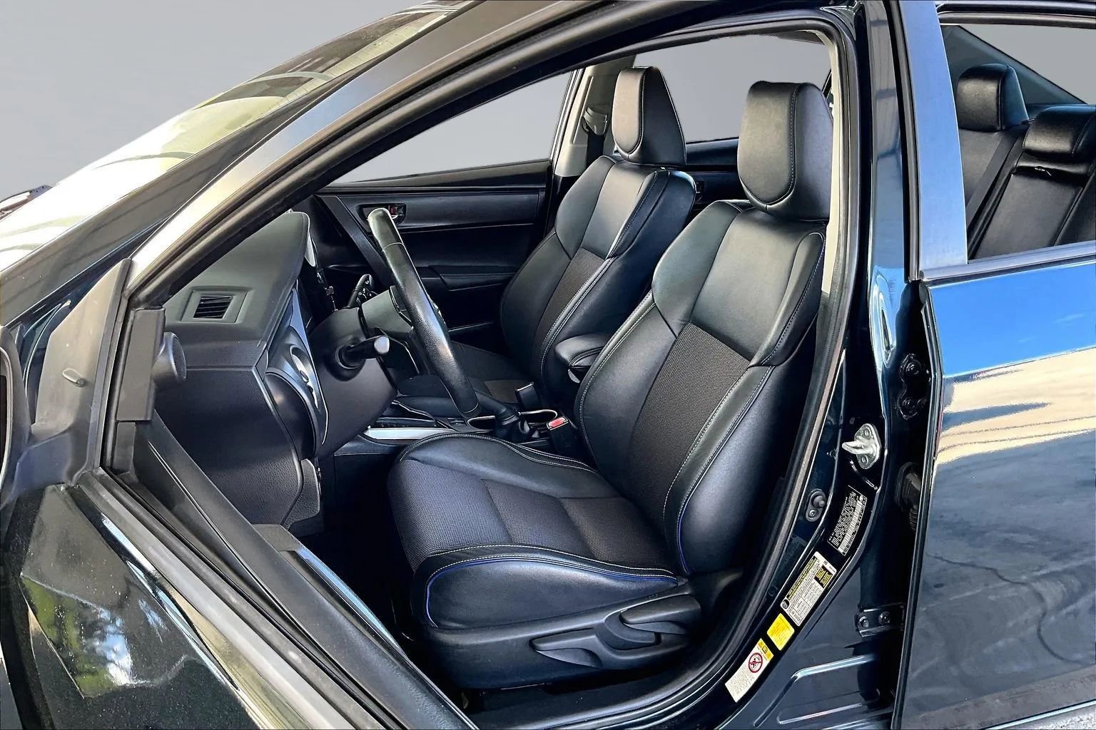 Used 2019 Toyota Corolla SE image 18