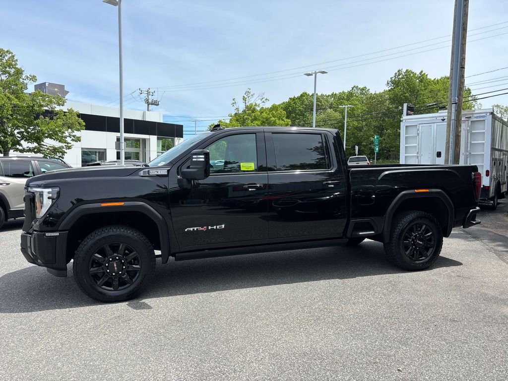 Used 2025 GMC Sierra 2500 AT4 w/ AT4 Premium Plus Package AWD/4WD image 7