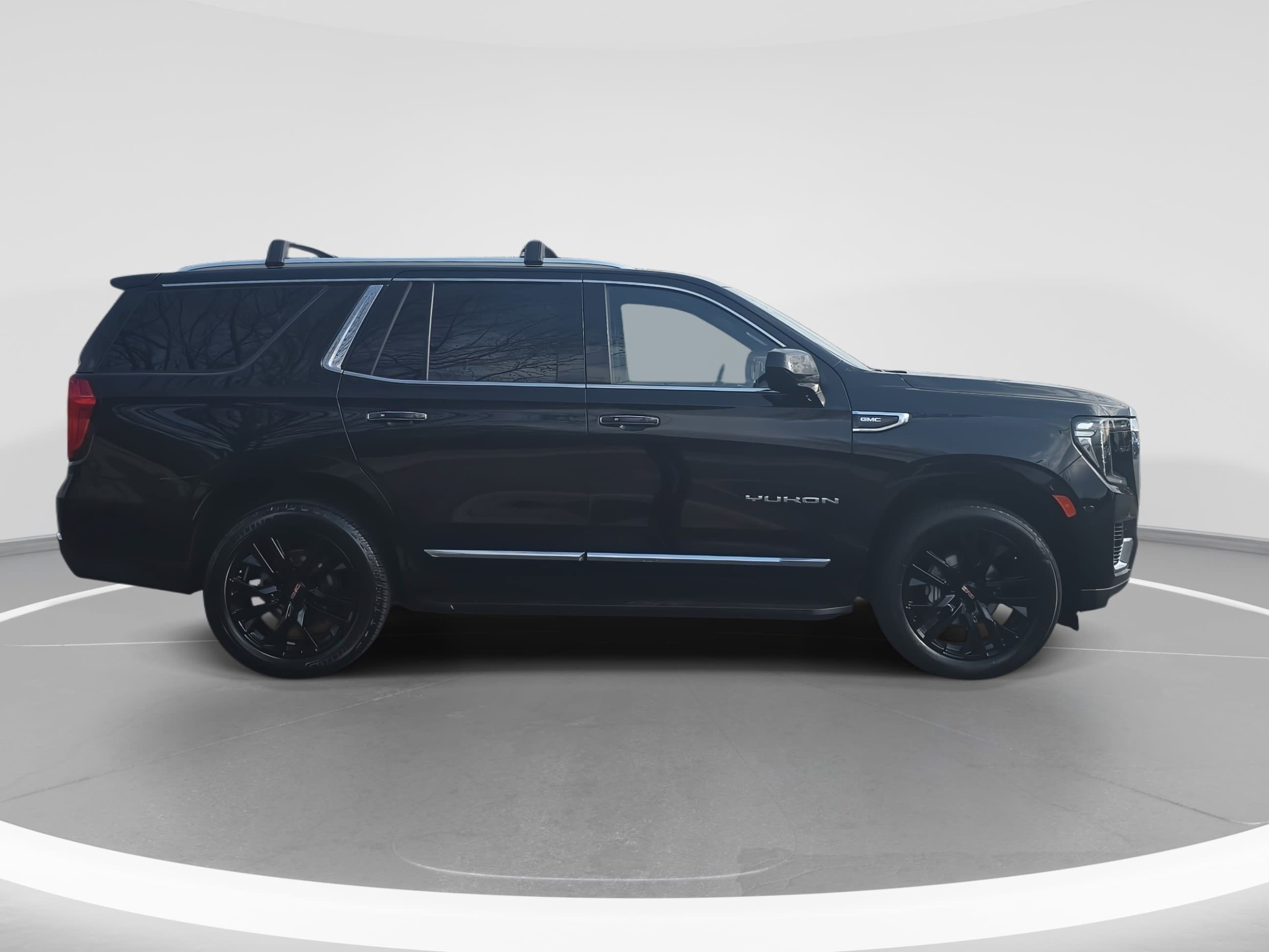 Used 2023 GMC Yukon SLT image 4